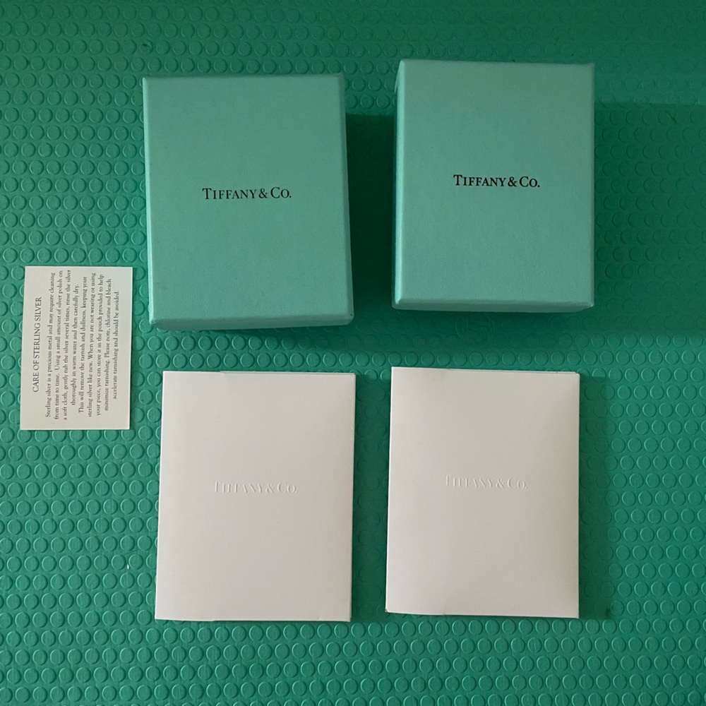 Tiffany and Co. boxes ribbon card set